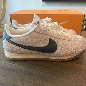 Nike Cortez Vintage Womens Size 8.0 Summit White Muslin Black FJ2530 102